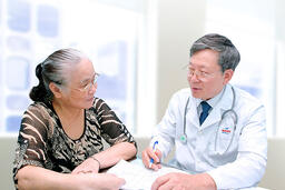 Bệnh lác/lé, sụp mi trẻ em – Hiệu quả của phẫu thuật sớm đối với thị lực trẻ